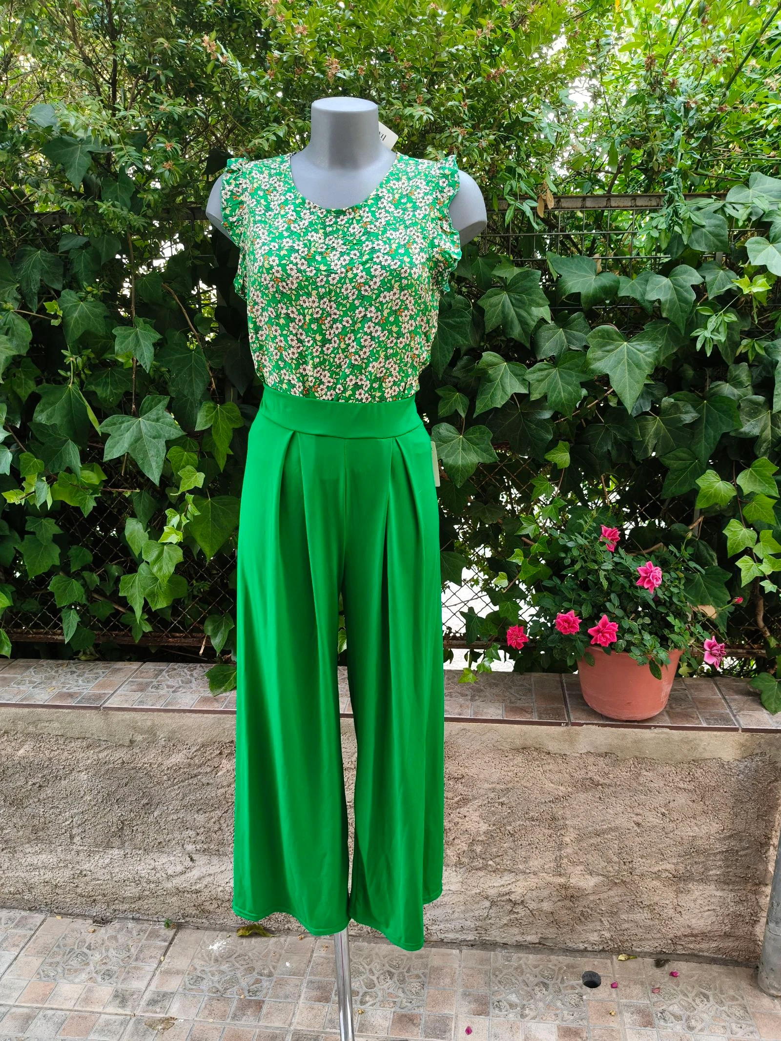 Pantalón fluido verde con pinzas 